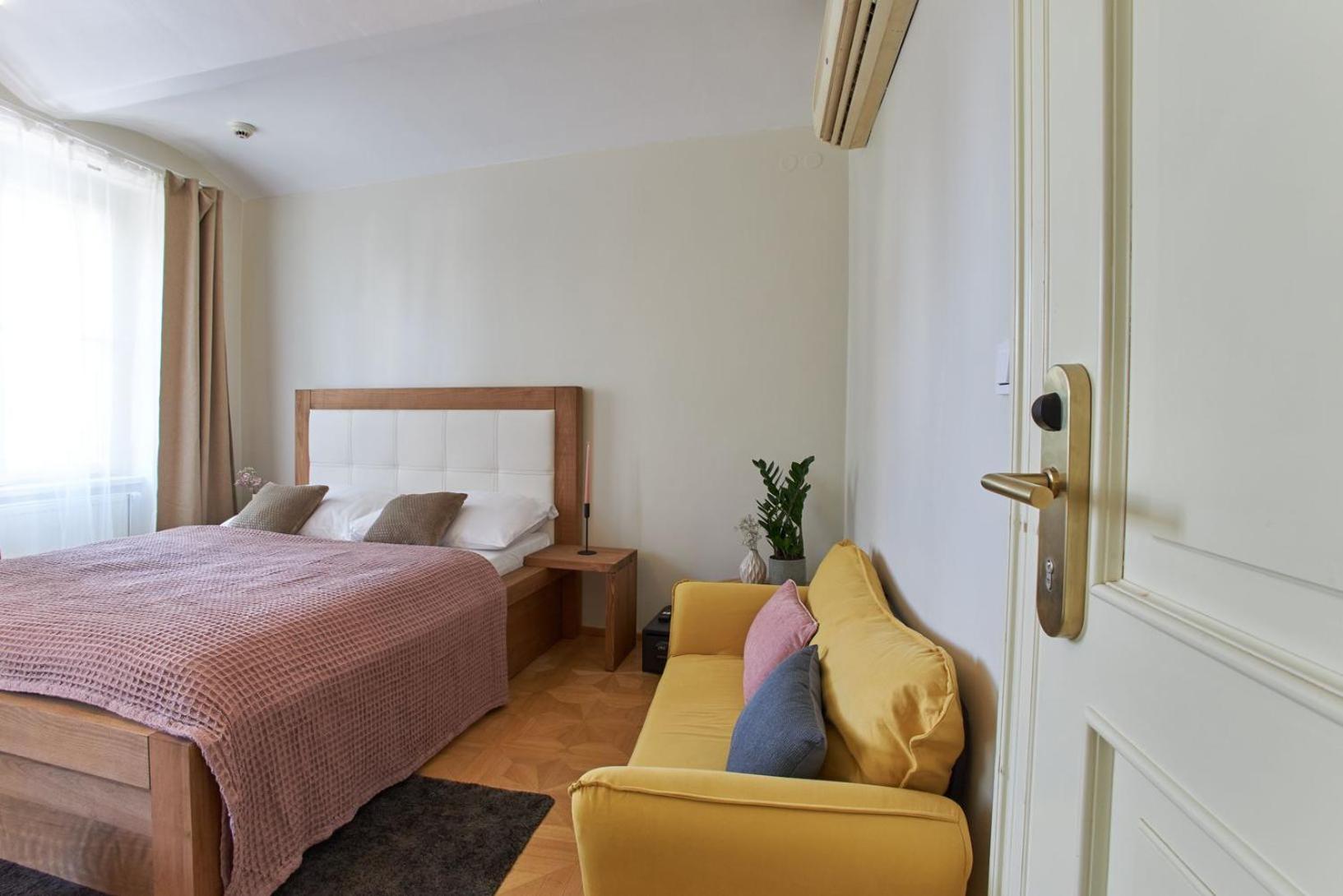 River View By Charles bridge Apartament *